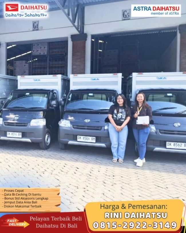 Foto Penyerahan Unit Sales Mobil Daihatsu RIni (1)