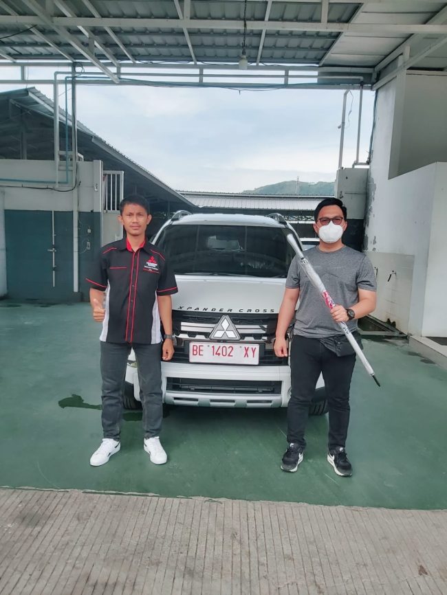 Foto Penyerahan Unit Sales Mitsubishi Muta (3)